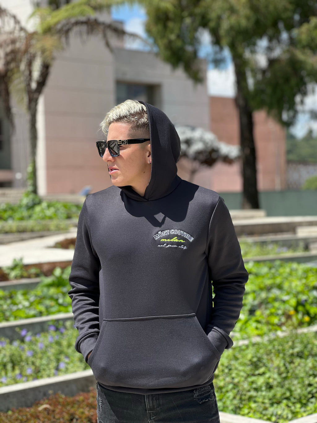 Hoodie Mönt couture coleccion Milan neon