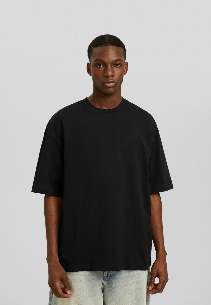Modelo con camiseta Oversize Top 300g